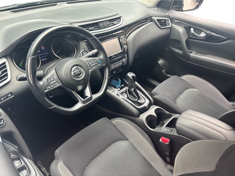 Nissan Qashqai 1,3 Dig-T 160 N-Connecta 5d