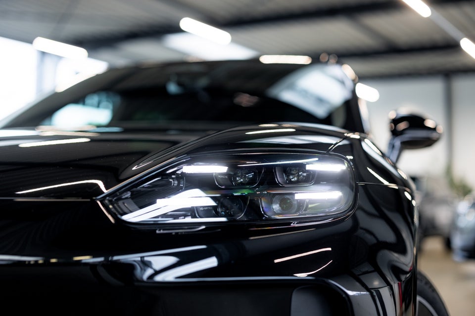 Porsche Cayenne Electric 5d