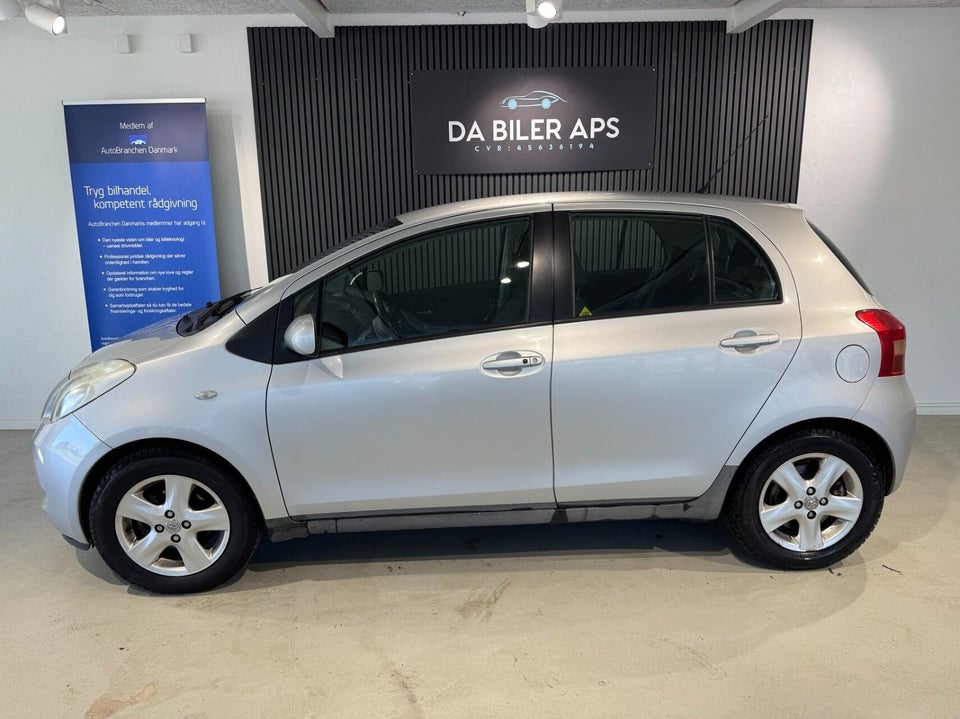 Toyota Yaris 1,3 Sol 5d