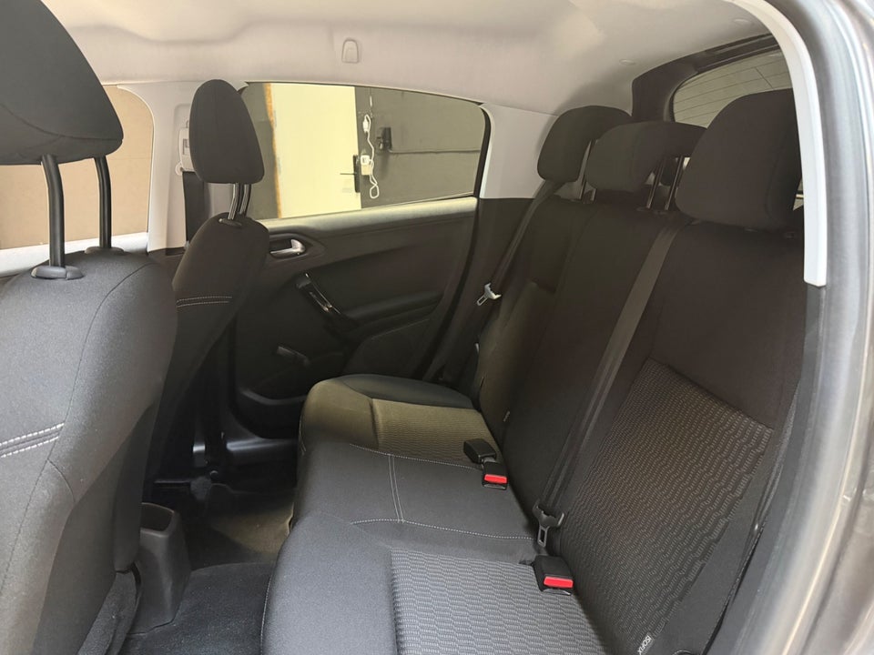 Peugeot 208 1,2 PureTech 82 Envy 5d