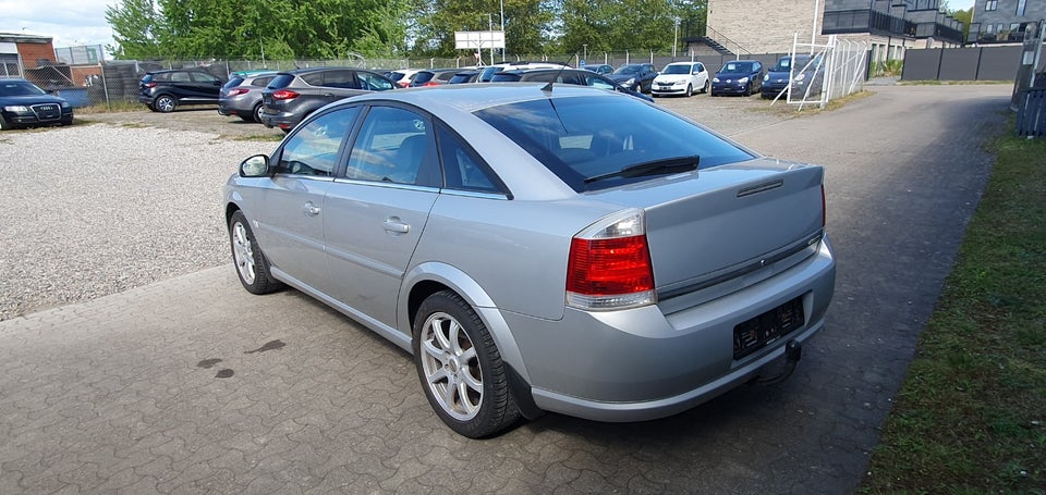 Opel Vectra 2,2 16V Direct Comfort 5d