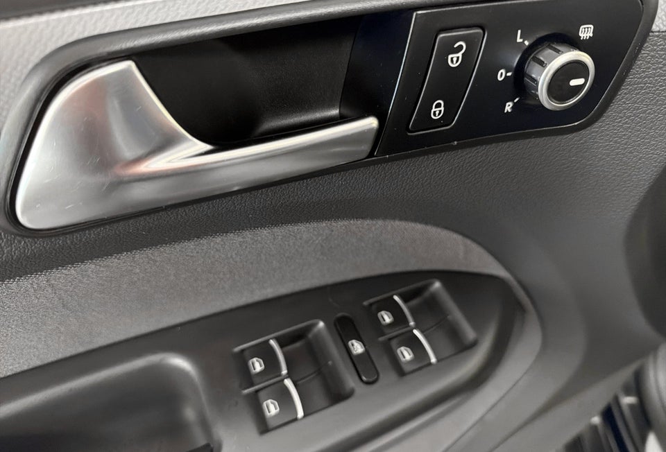 VW Touran 1,6 TDi 105 Match DSG BMT 5d