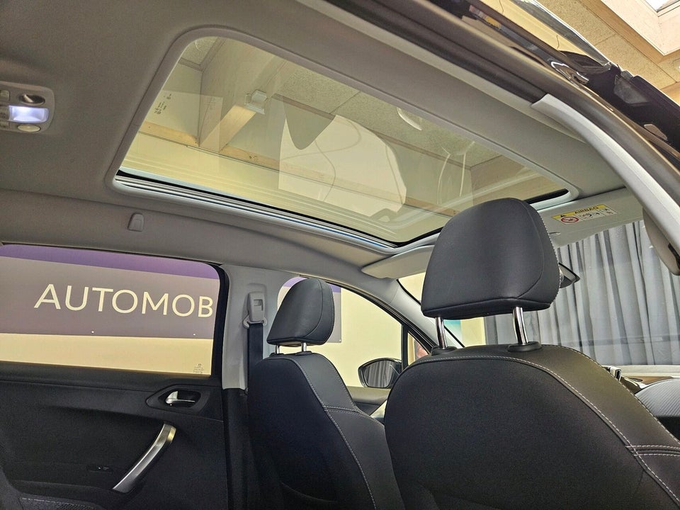 Peugeot 2008 1,5 BlueHDi 100 Prestige Sky 5d