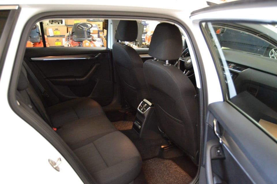 Skoda Octavia 2,0 TDi 150 Style Combi DSG 5d