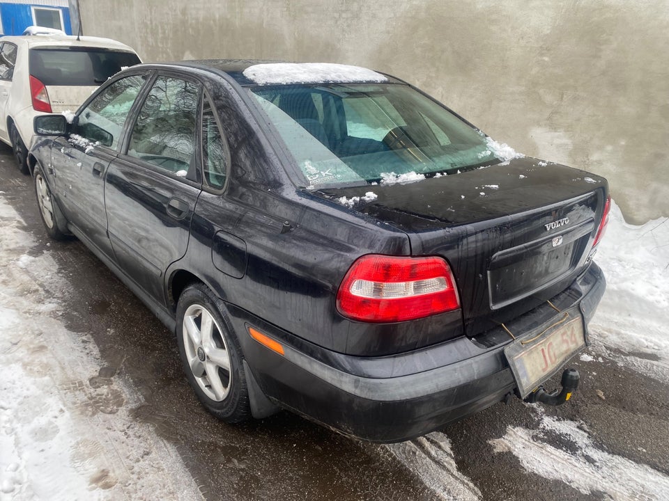 Volvo S40 1,6  4d