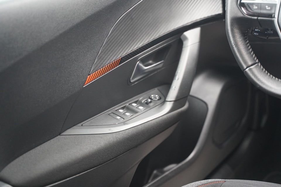 Peugeot 2008 1,5 BlueHDi 100 Active 5d