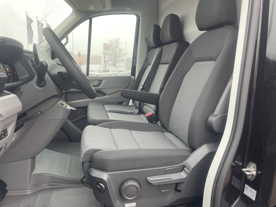 VW Crafter 35 2,0 TDi 177 Comfort Kassevogn L3H2 aut.