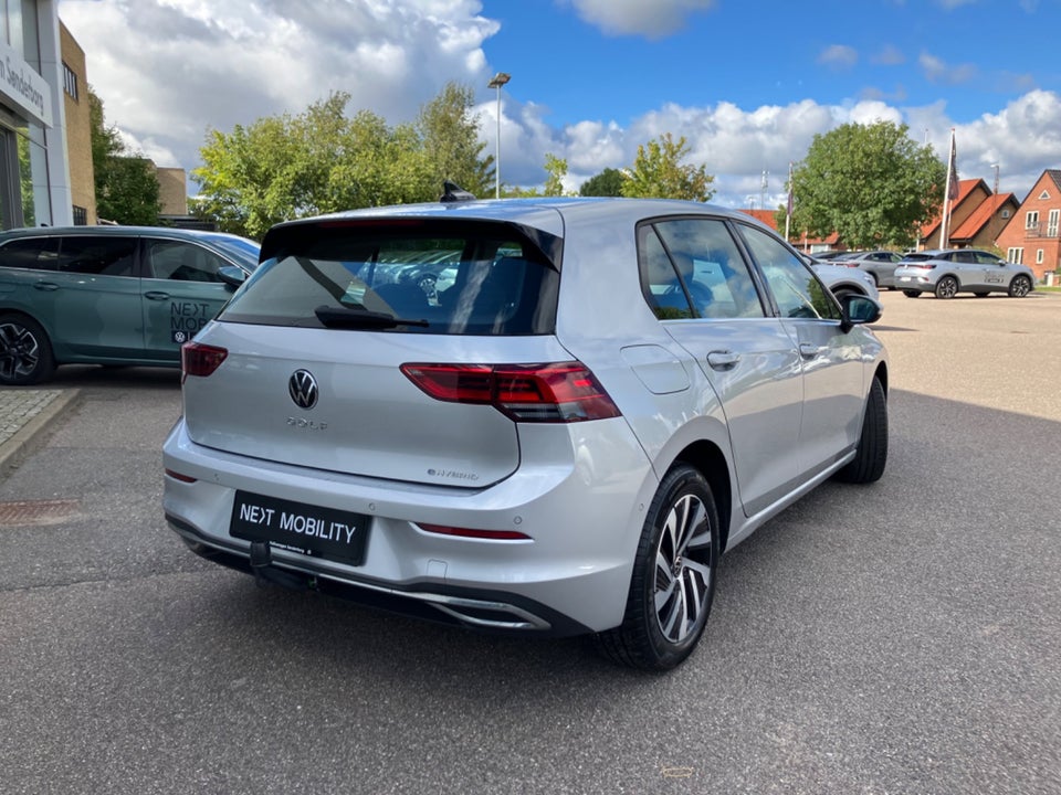 VW Golf VIII 1,4 eHybrid DSG 5d