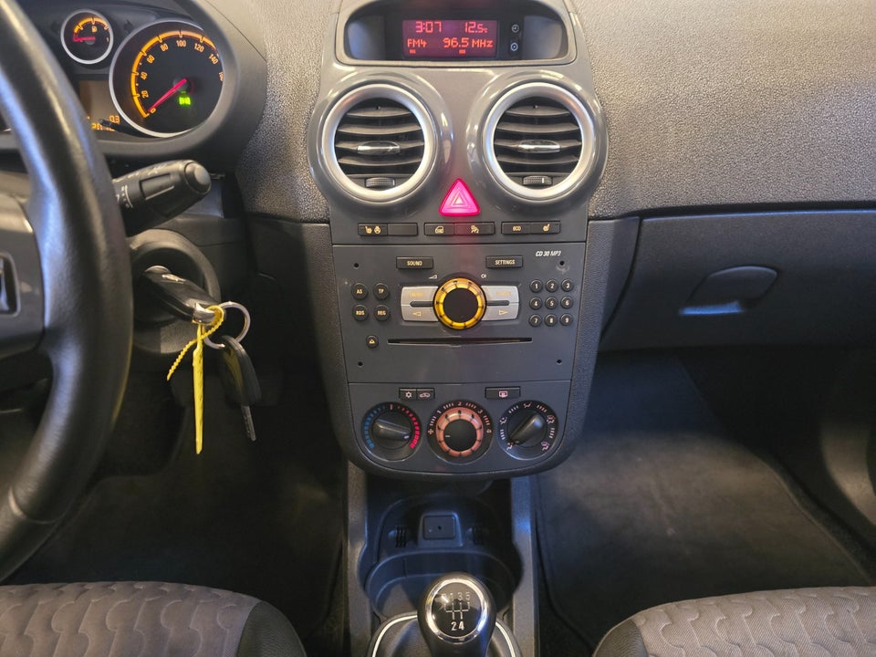 Opel Corsa 1,4 16V Cosmo 5d