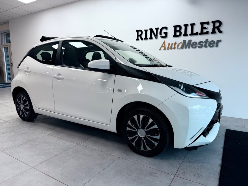 Toyota Aygo 1,0 VVT-i x-wave Sky 5d