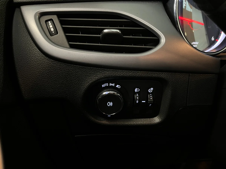 Opel Astra 1,6 CDTi 136 Enjoy Sports Tourer 5d