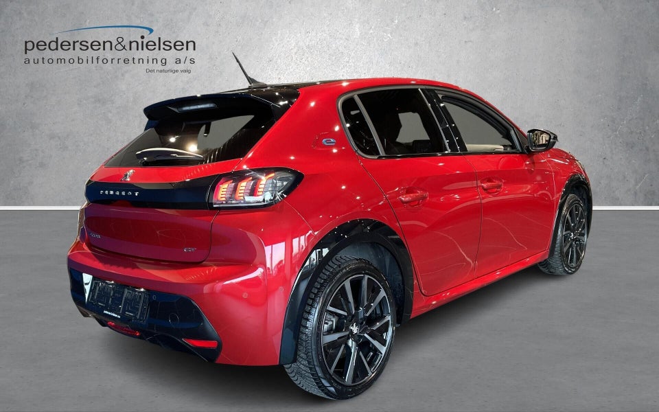 Peugeot e-208 50 GT 5d