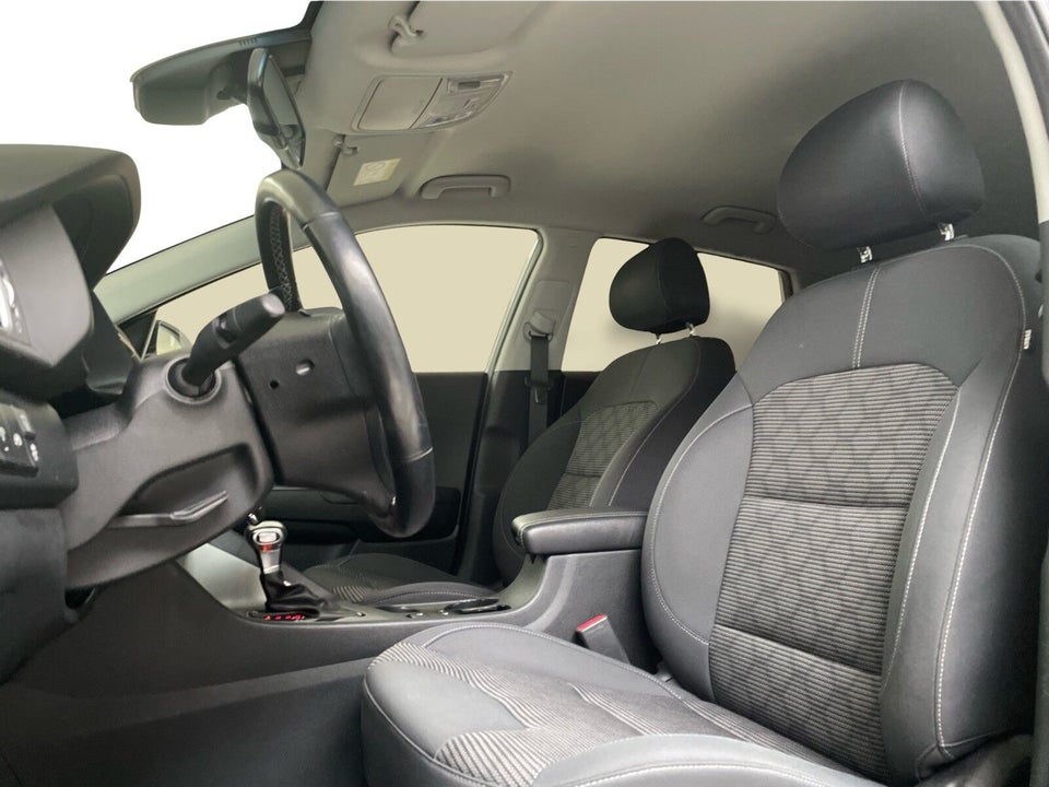 Kia Niro 1,6 HEV Attraction DCT 5d