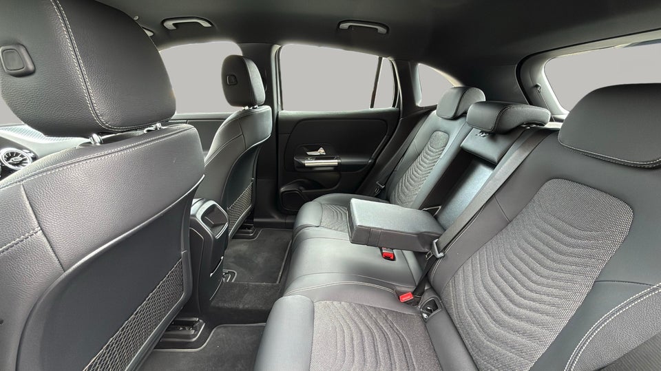 Mercedes EQA300 Progressive 4Matic 5d