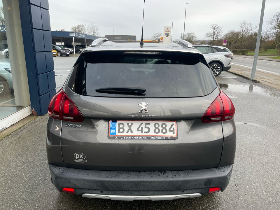 Peugeot 2008 1,2 e-THP 110 Selection Sky 5d