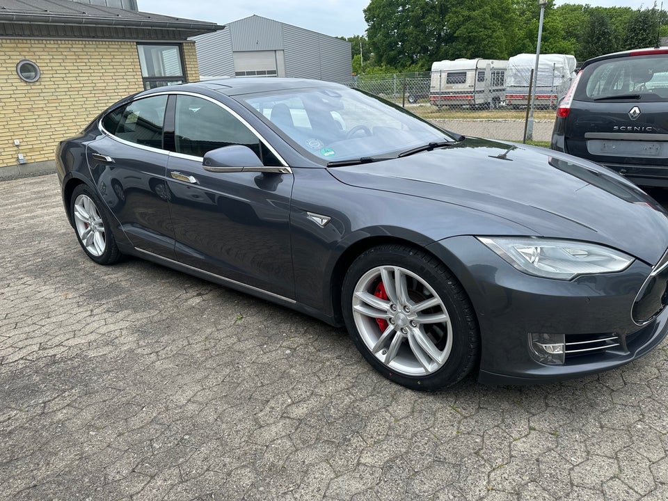 Tesla Model S P85D 5d