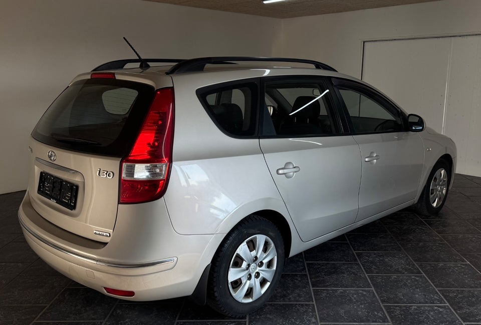 Hyundai i30 1,6 CRDi 115 Classic CW 5d