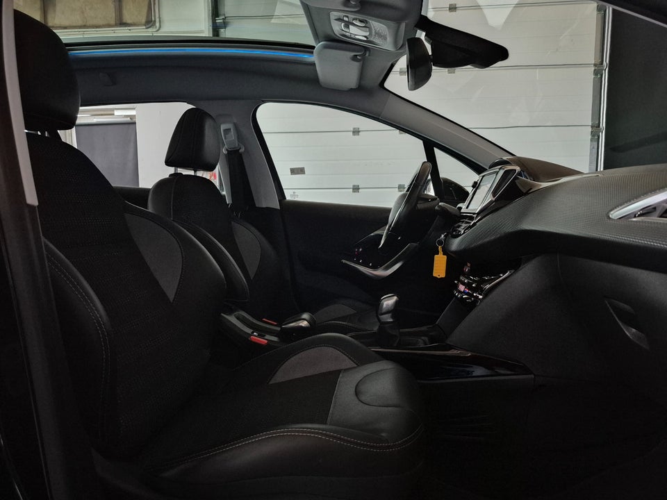 Peugeot 2008 1,6 BlueHDi 100 Allure Sky 5d