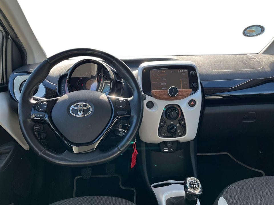 Toyota Aygo 1,0 VVT-i x-pure 5d
