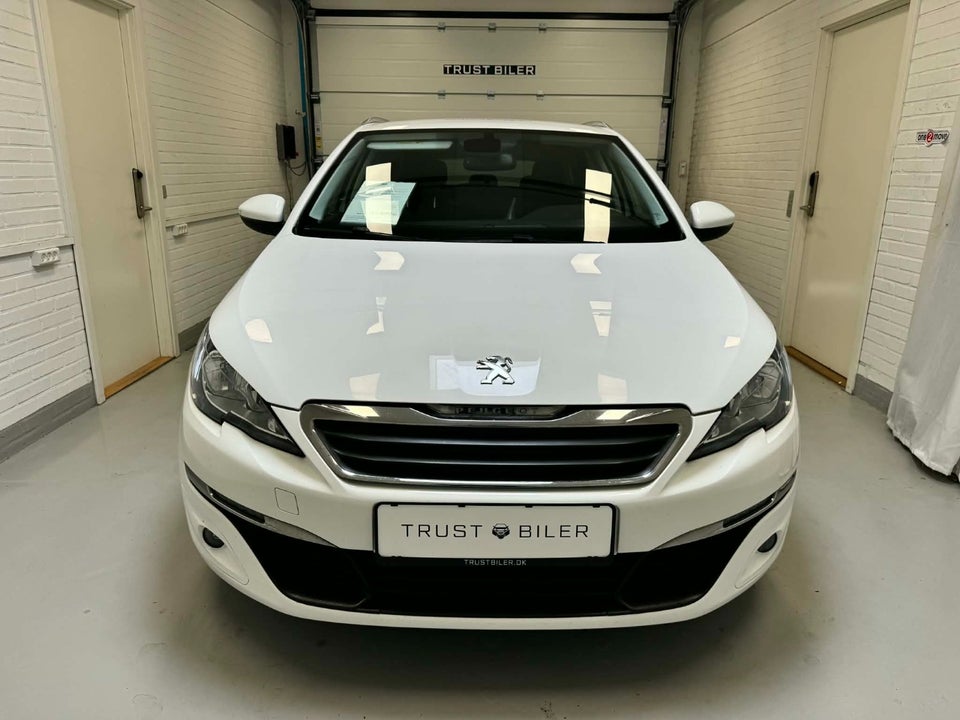 Peugeot 308 1,6 BlueHDi 120 Style SW 5d