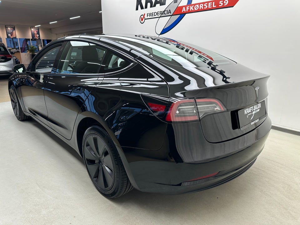 Tesla Model 3 Long Range RWD 4d