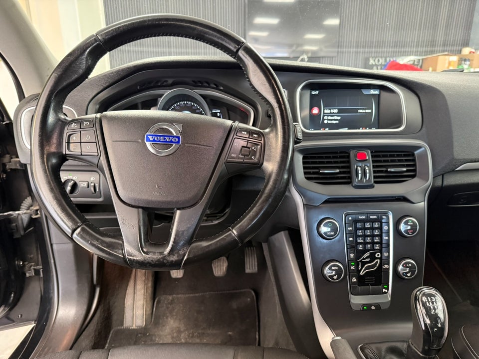 Volvo V40 1,6 D2 115 Kinetic Drive-E 5d