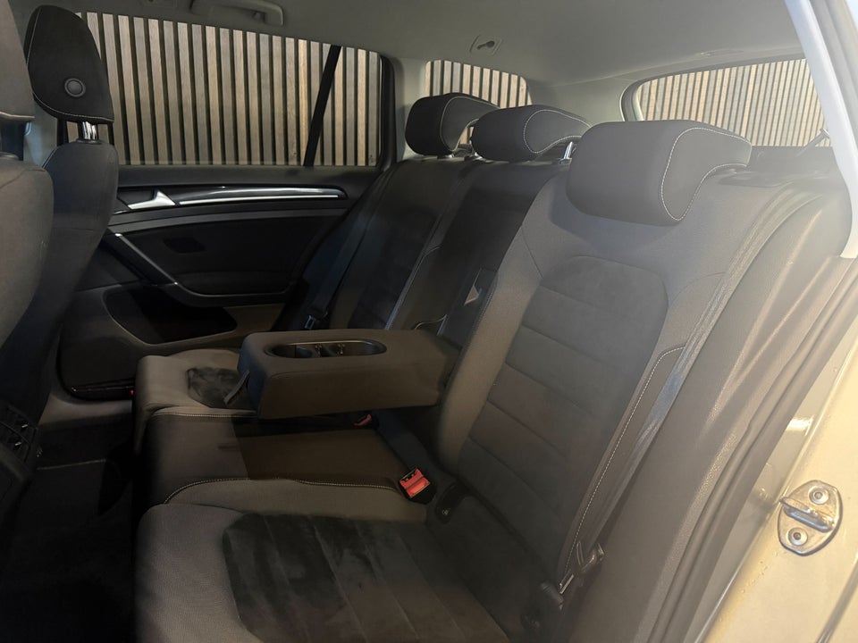 VW Golf VII 1,4 TSi 140 Highline Variant BMT 5d