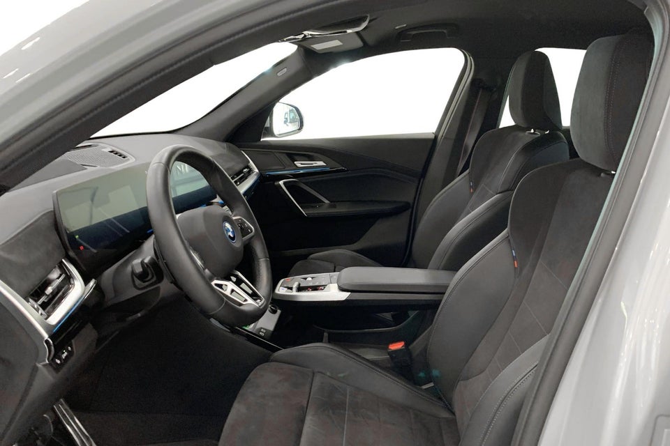 BMW iX2 eDrive20 M-Sport Pro 5d