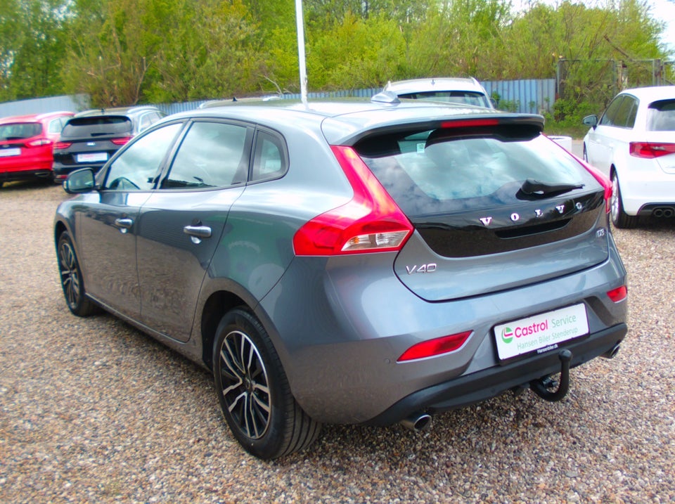 Volvo V40 2,0 D3 150 Momentum aut. 5d