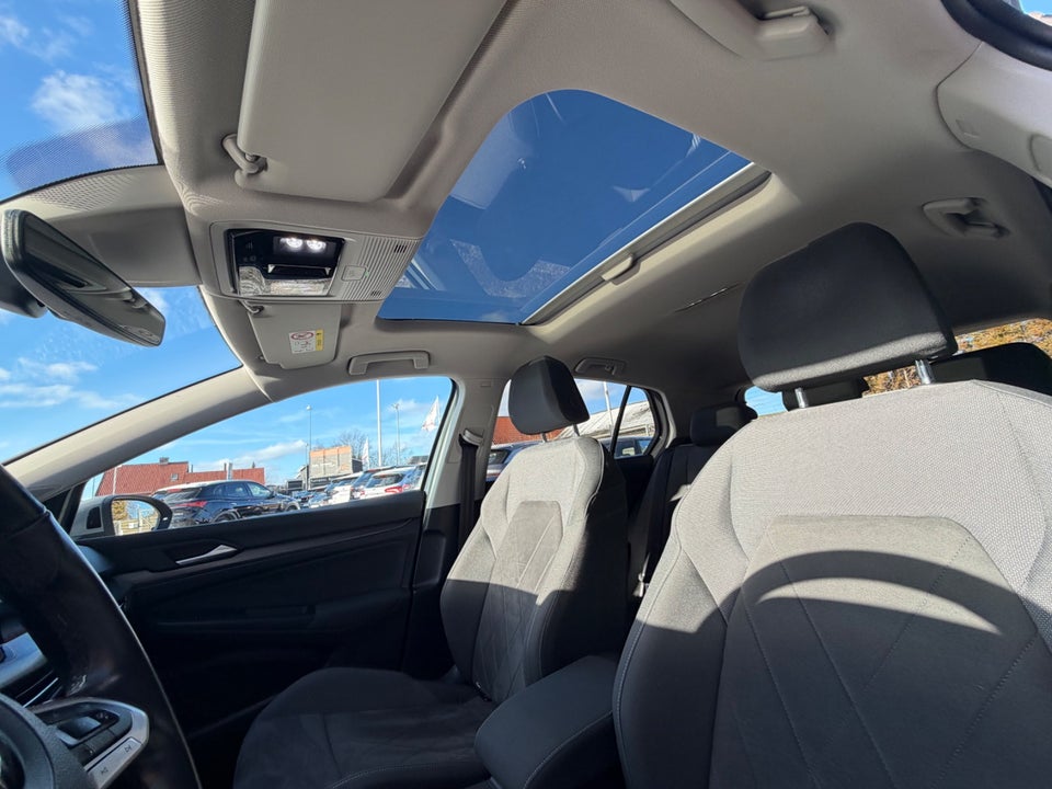 VW Golf VIII 1,4 eHybrid DSG 5d