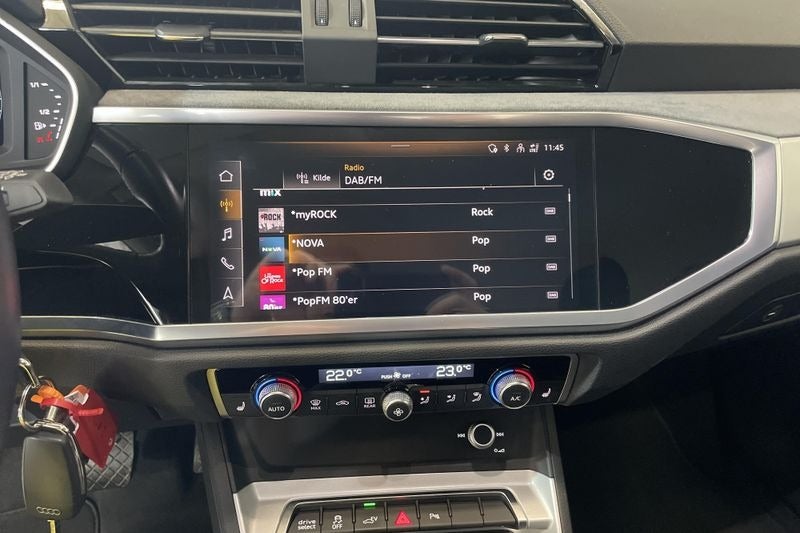 Audi Q3 45 TFSi e Attitude plus S-tr. 5d