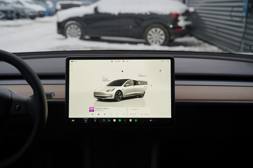 Tesla Model 3 Long Range AWD 4d