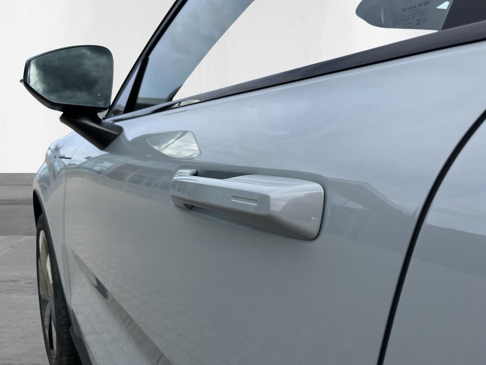 Volvo EX30 Extended Range Plus 5d
