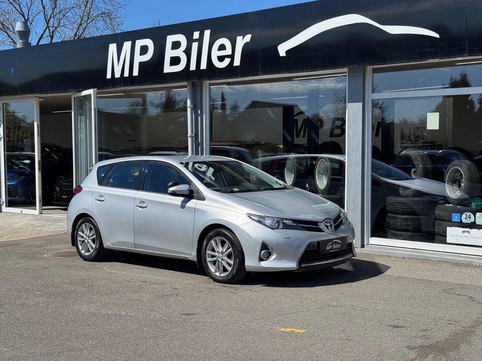 Toyota Auris 2,0 D-4D T2 5d
