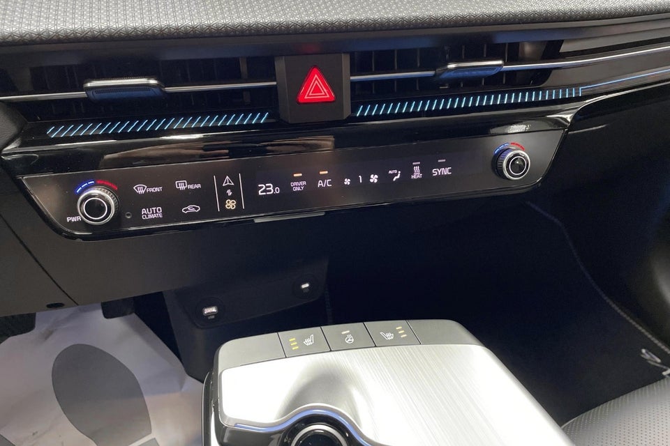 Kia EV6 58 Standard Range Upgrade 5d