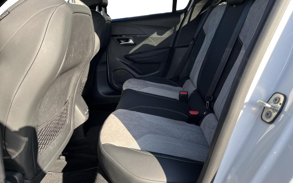 Peugeot e-208 50 GT Line 5d