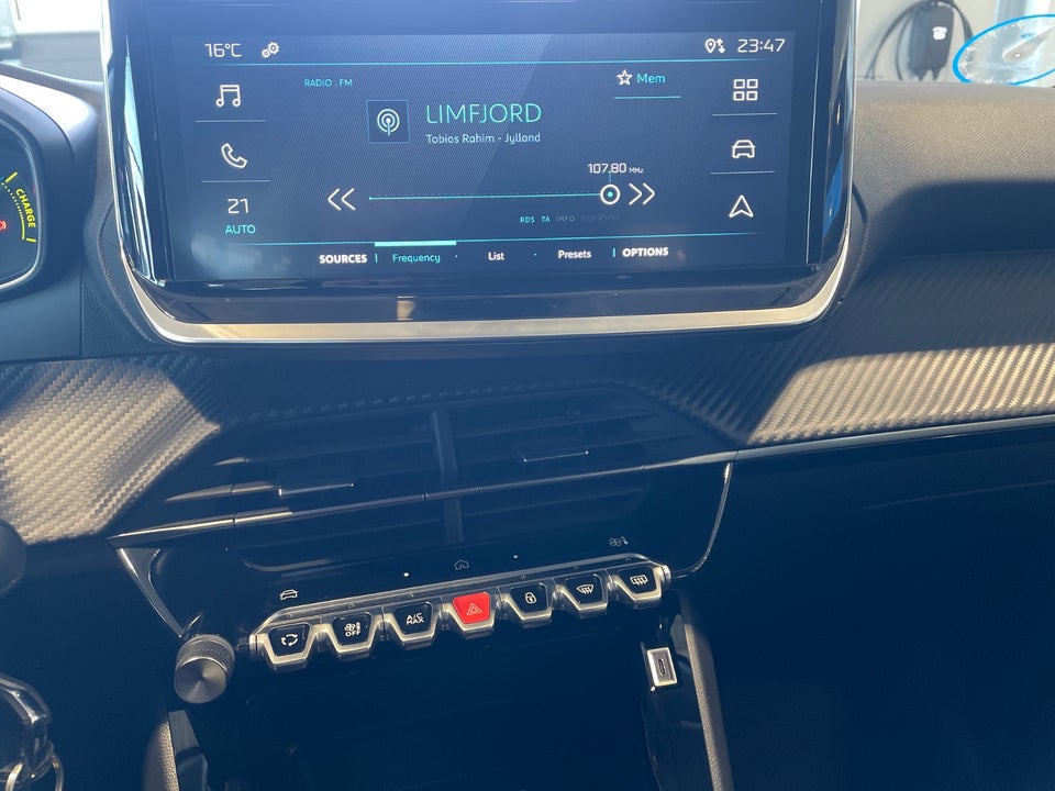 Peugeot e-208 50 Style 5d