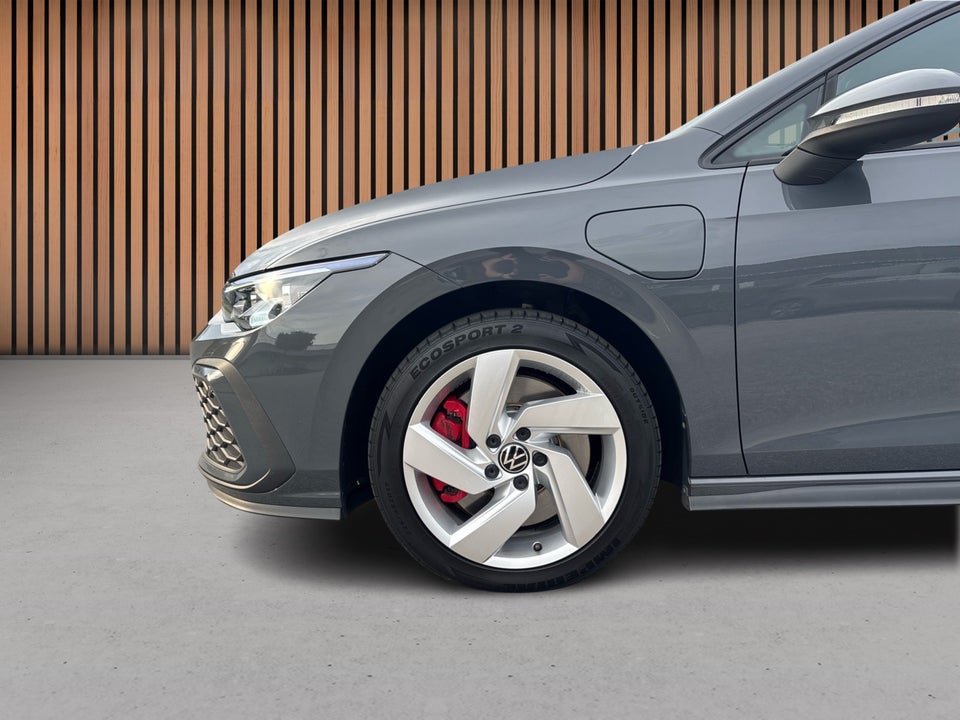 VW Golf VIII 1,4 GTE DSG 5d