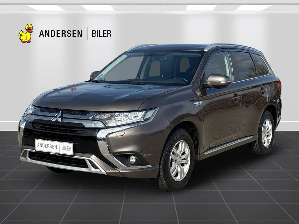 Mitsubishi Outlander 2,4 PHEV Invite CVT 4WD 5d