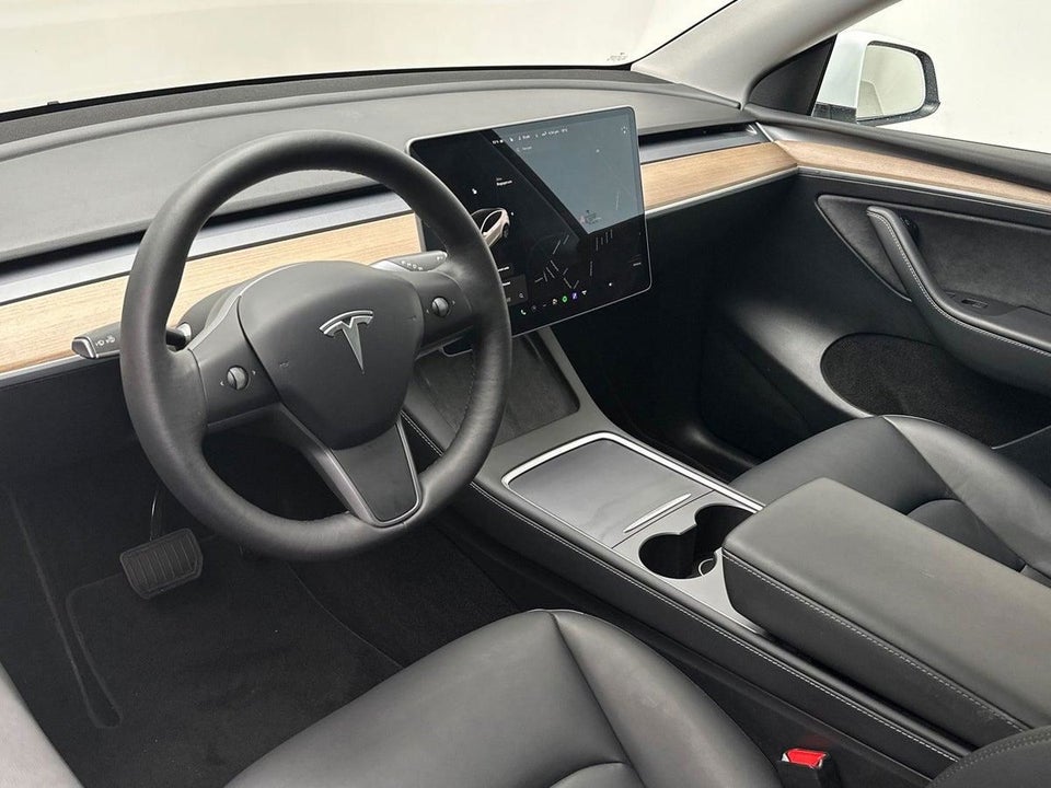 Tesla Model Y Long Range AWD 5d