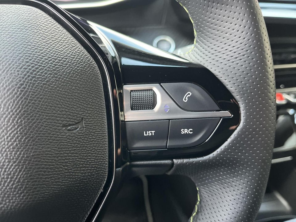 Peugeot e-2008 54 GT 5d