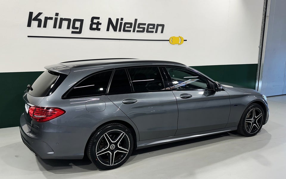 Mercedes C300 de 2,0 AMG Line stc. aut. 5d