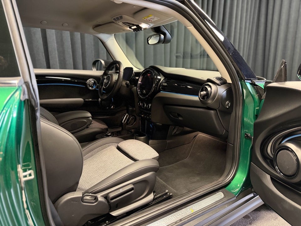 MINI Cooper SE Classic Trim 3d