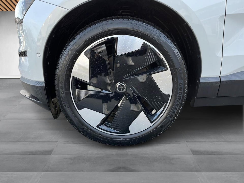 Volvo EX30 Extended Range Ultra 5d