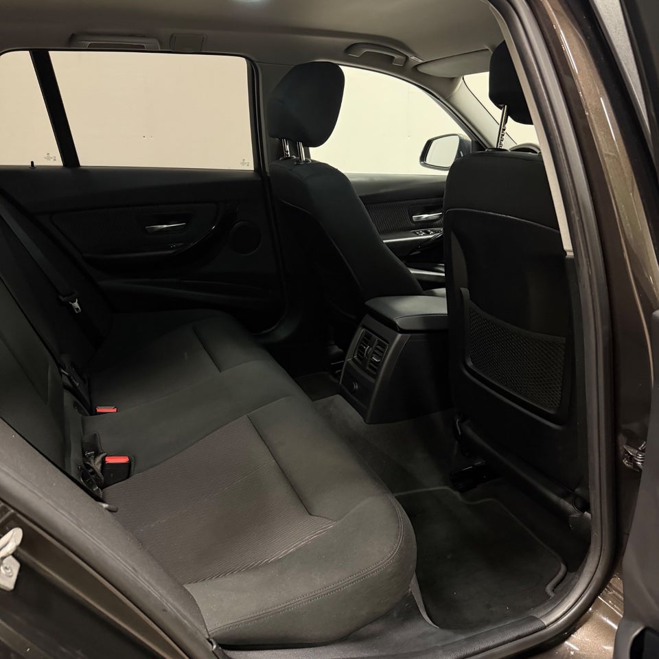 BMW 320d 2,0 Touring aut. 5d