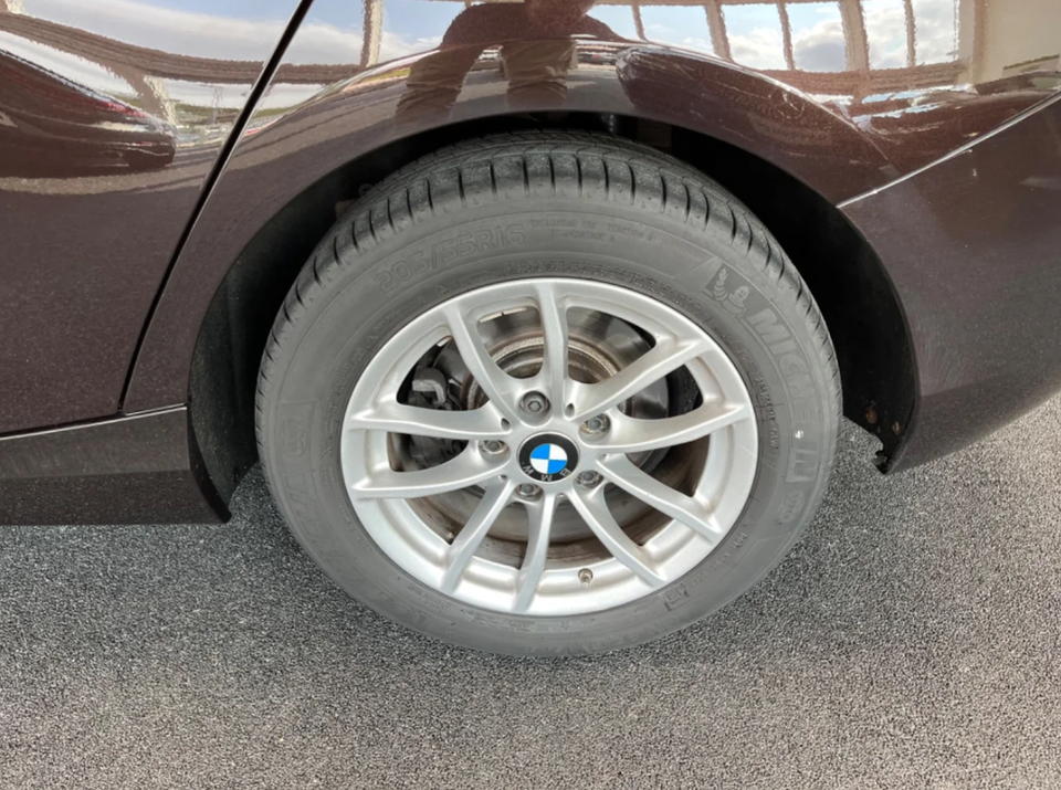 BMW 118i 1,5 Connected aut. 5d
