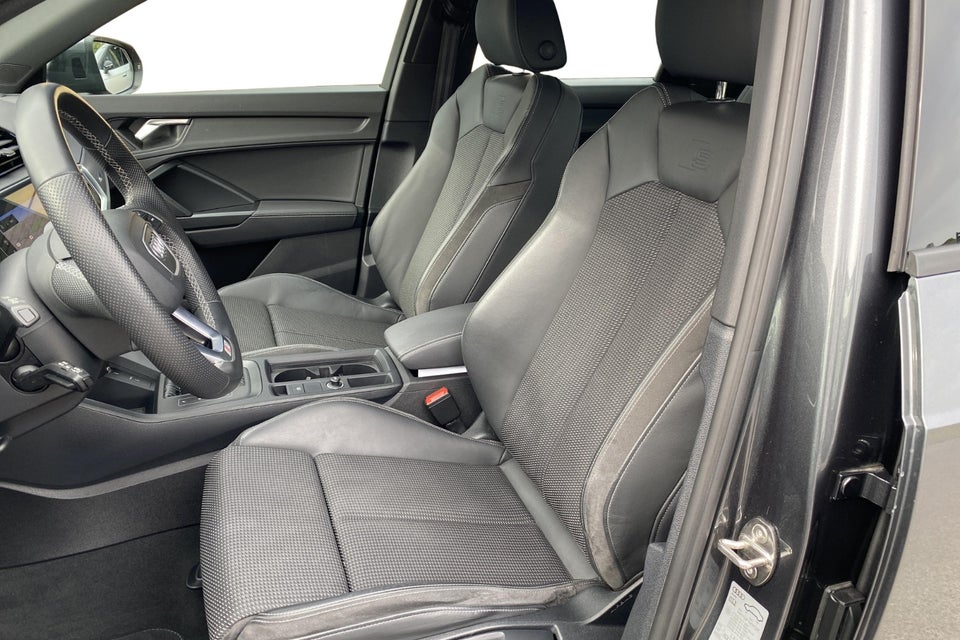 Audi Q3 45 TFSi e S-line+ S-tr. 5d