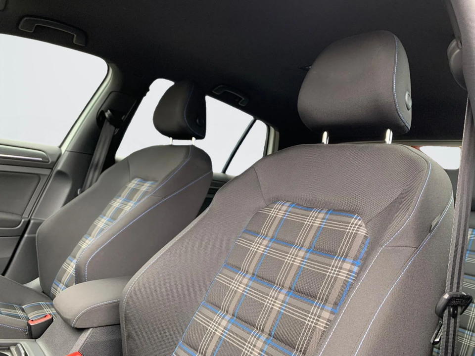 VW Golf VII 1,4 GTE DSG 5d