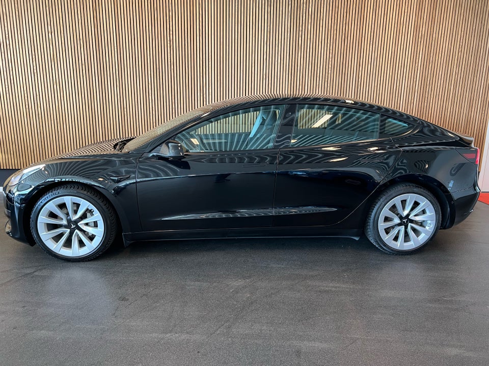 Tesla Model 3 Long Range AWD 4d