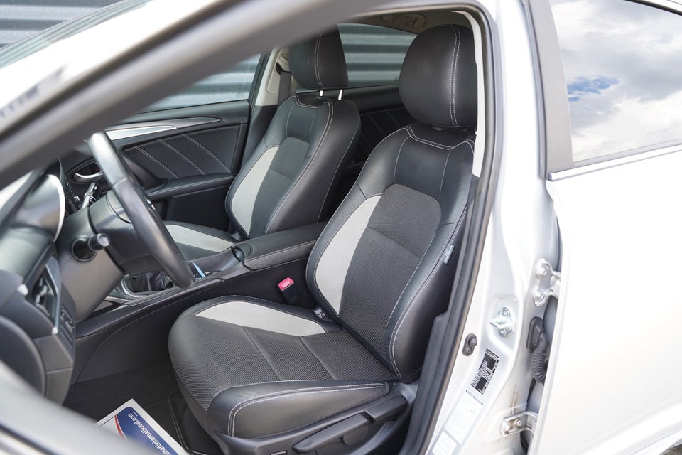 Toyota Avensis 1,8 VVT-i T2 Executive 4d